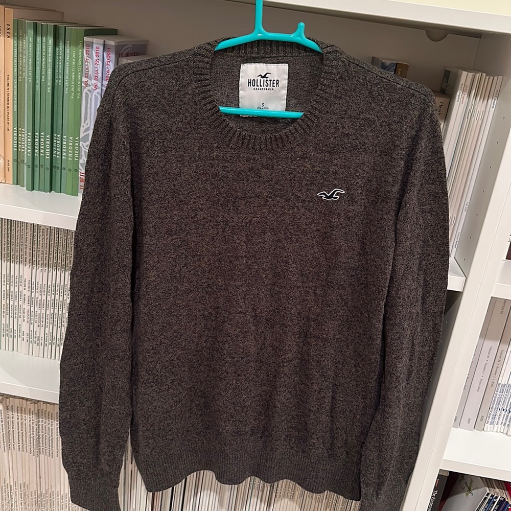 Hollister green sweater